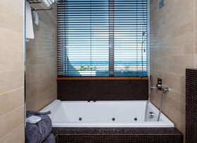 Best Western Maison B Hotel