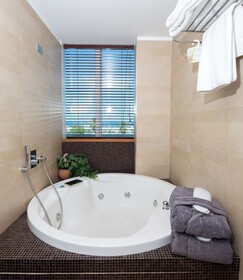 Best Western Maison B Hotel