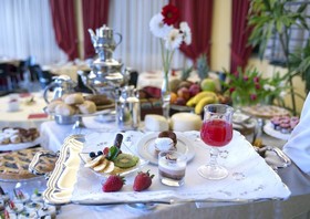 Continental Family Hotel