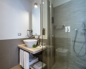 Le Rose Suite Hotel
