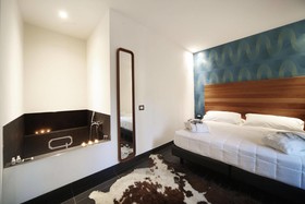 Q Hotel