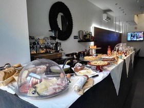 Q Hotel