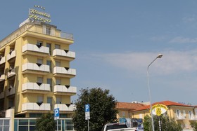 Remin Plaza