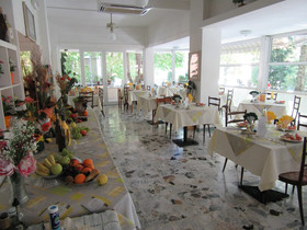 Hotel Urania