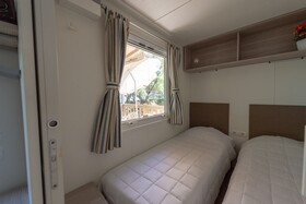 Club del Sole Stork Family Collection