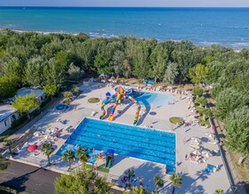 Club del Sole Stork Family Collection