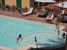 Villa Rosella Resort