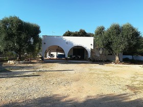 Trullo Alessandro E Villa Raffaela