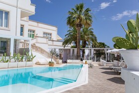 Bianco Riccio Suite Hotel