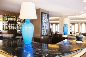 City Hotel