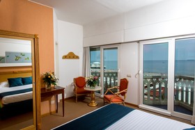 City Hotel