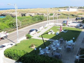 Oasis Park Hotel