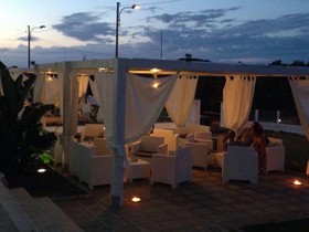 Oasis Park Hotel