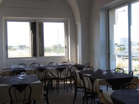 Oasis Park Hotel