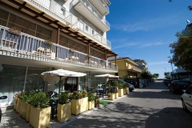 Hotel Adria Beach