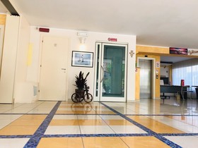 Hotel Adria Beach