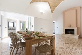 Villa Aura