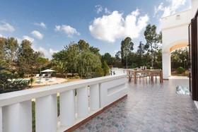 Villa Aura