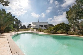 Villa Aura