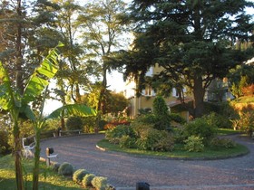 Riviera & Maximilian's