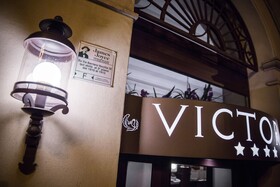 Victoria Apartments Letterario