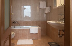 Victoria Apartments Letterario