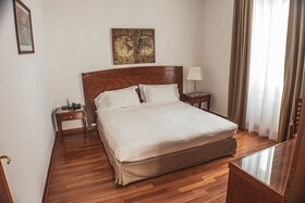 Victoria Apartments Letterario