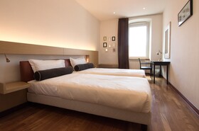 Victoria Apartments Letterario