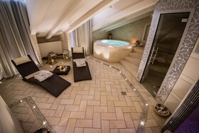 Victoria Apartments Letterario
