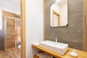 Le Lion Apartments