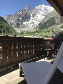 Shatush Hotel
