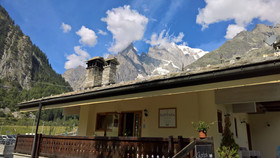Shatush Hotel
