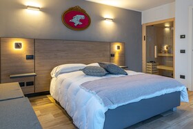 Mon Émile Hotel