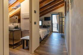 Mon Émile Hotel