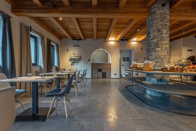 Mon Émile Hotel