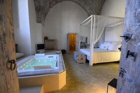 Palazzo Castriota