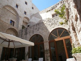 S. Martin Hotel