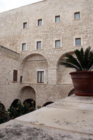 S. Martin Hotel