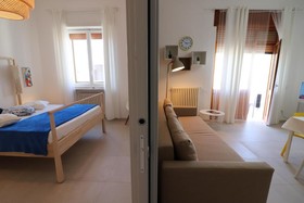 Holiday House Nike