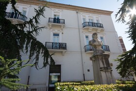 Suite & Apartment