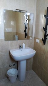 Suite & Apartment