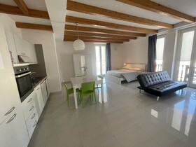 Suite & Apartment
