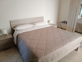 Suite & Apartment