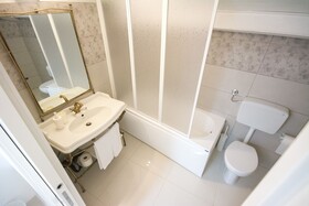 Suite & Apartment