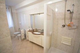 Suite & Apartment
