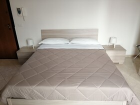 Suite & Apartment