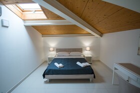 Suite & Apartment