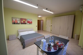 Suite & Apartment