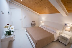 Suite & Apartment