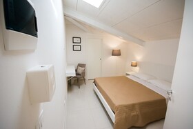Suite & Apartment